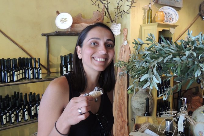 #1 Sonoma Walking Food, Wine Tasting & History Tour (Private) - Vella Cheese Company: a tasting that teaches your palate
