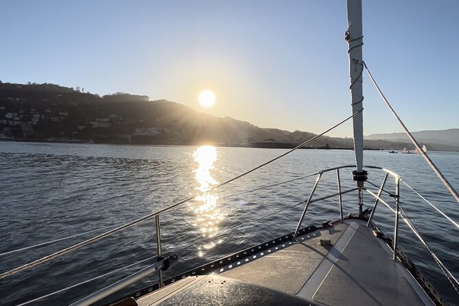 2hr. SUNSET Sailing Experience on San Francisco Bay - Bay Bridge, Angel Island, and Treasure Island: More Than One Famous View