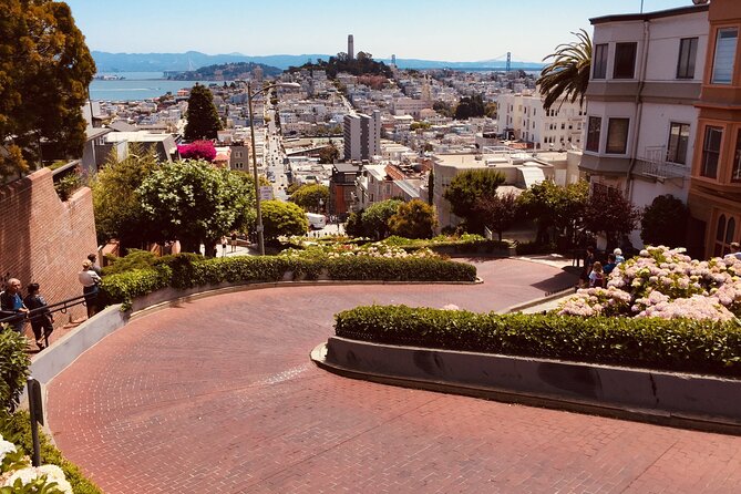 Alcatraz Experience + Lombard St Loop Best City Combo Tour - Chinatown and Nob Hill: Color, Contrast, and the City’s Style Shifts