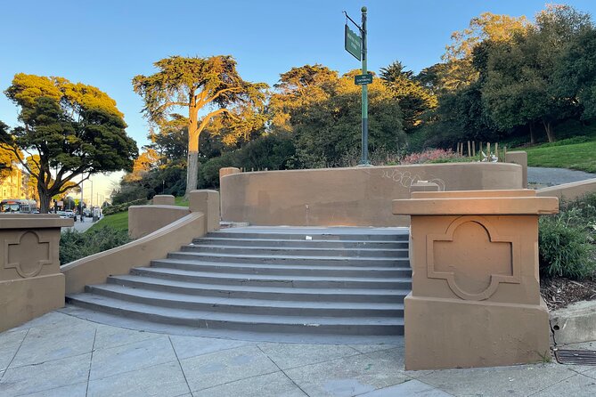 Hippie Haight-Ashbury and True Crime Tour - Golden Gate Park and Hippie Hill: where the true crime stories land