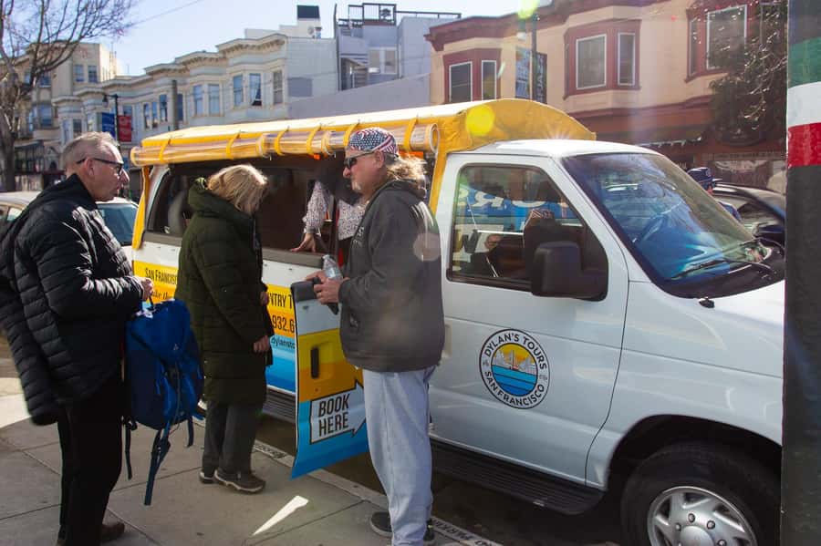 Lombard Leap: Lombard Street, Coit Tower and Chinatown Tour - Price and Value: Why $29 Can Work for the Right Traveler