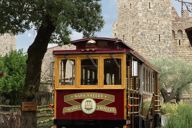 Napa Valley Wine Trolley Castle Tour - Guide style: stories that turn wine country into a real place