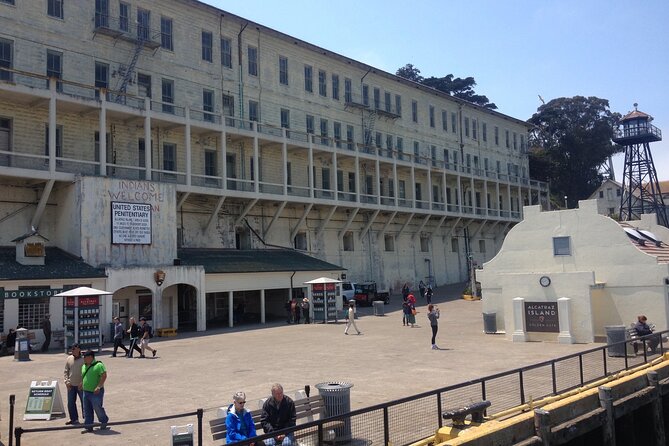 Official Alcatraz Island Prison Tour and San Francisco Bay Cruise - The one-hour Bay cruise: seeing the Golden Gate from the water