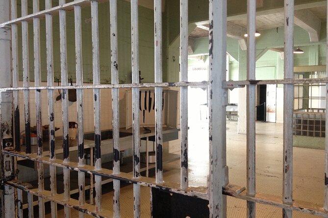 Official Alcatraz Island Prison Tour and San Francisco Bay Cruise - Food, onboard comfort, and using the cruise time well