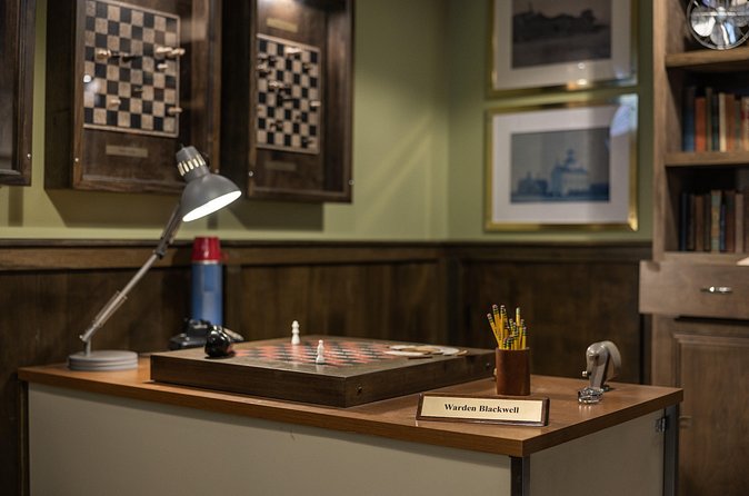 Prison Break Alcatraz Escape Room in Fisherman's Wharf - Inside the Room Experience: Bright, Interactive, and Team-First
