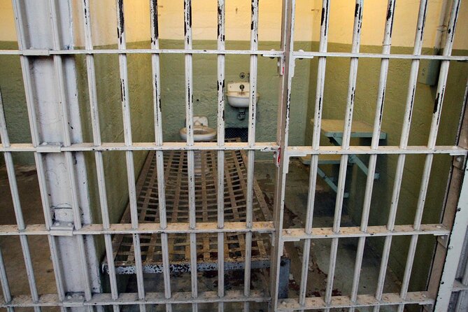 Private San Francisco City Tour + Alcatraz (Tickets Incl., Max 6) - Golden Gate Bridge and the Classic Landmark Sweep