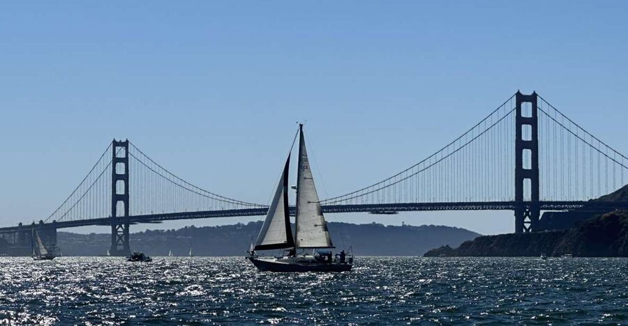 SAN FRANCISCO: (2hr) Interactive Sailing Experience - Sailing to the Golden Gate Bridge in 20 minutes of wind and photo angles