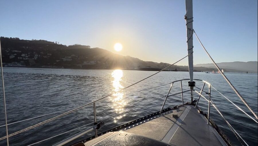 SAN FRANCISCO: (2hr) SUNSET Sailing Experience on SF Bay - San Francisco shoreline and city lights: where the magic shifts