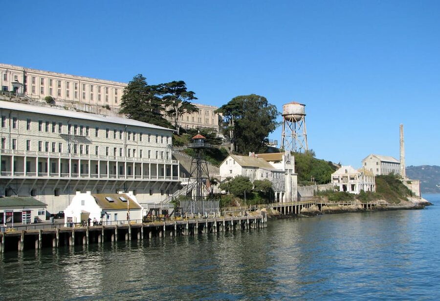 San Francisco: Alcatraz Island & Chinatown Walking Tour - Lining up your day: Big Bus Visitor Center, vouchers, and ferry timing