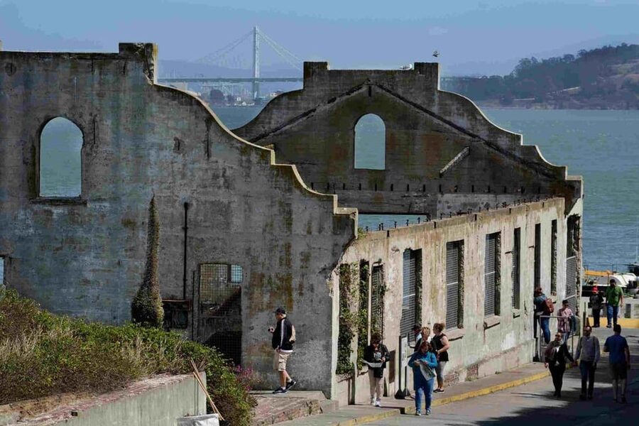 San Francisco: Alcatraz Island & Chinatown Walking Tour - Chinatown at 1:00 PM: where to meet and how to avoid the timing trap