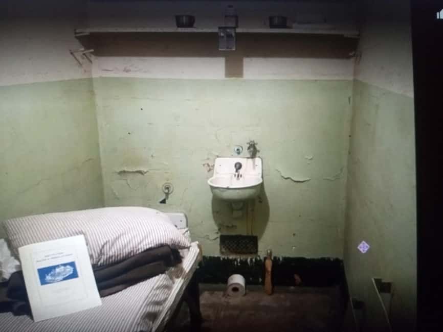San Francisco: Alcatraz Island Tour with 1 Hour Bike Rental - Ferry to Alcatraz: the stress-free start