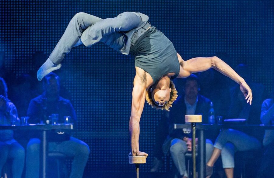 San Francisco: "Dear San Francisco" Immersive Acrobatic Show - Picking Up Your Will-Call Tickets and Finding Your Seats