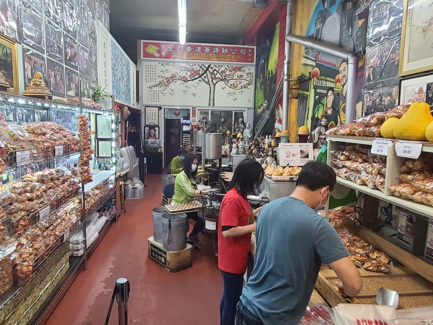 San Francisco: Food Walking Tour of Chinatown & North Beach - Handmade Fortune Cookies: The Moment It Clicks