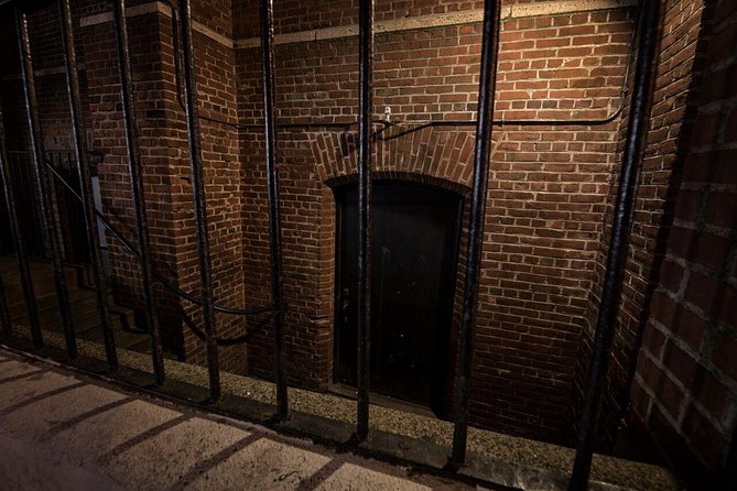 San Francisco Ghost Tours: Gold and Ghouls Tour - Comfort Matters: Hills, Cold, and Hearing the Guide