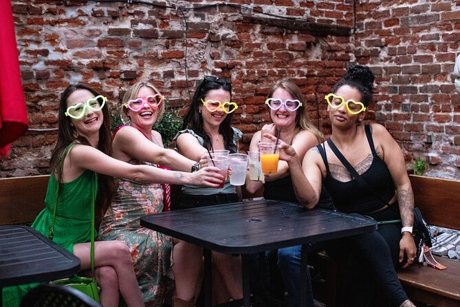 San Francisco: Ghosts, Boos and Booze Haunted Pub Crawl - High Horse meetup at 582 Washington Street, lantern in hand