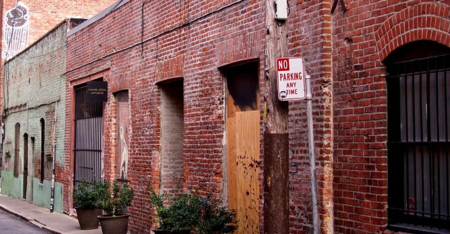San Francisco: Gold, Greed, and Gunslingers Walking Tour - Key things that make this tour worth your time