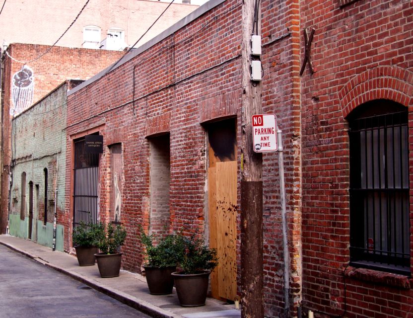 San Francisco: Gold, Greed, and Gunslingers Walking Tour - Chinatown edges: Gold Rush architecture and prejudice you can still read