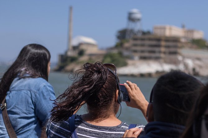 San Francisco: Golden Gate Bay Cruise (60 Minutes) - Marina District and the 1989 quake backdrop you’ll actually notice