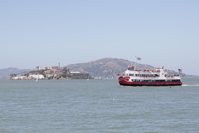 San Francisco: Golden Gate Bay Cruise (60 Minutes) - Golden Gate Bridge peak: Seeing 4,200 feet up close