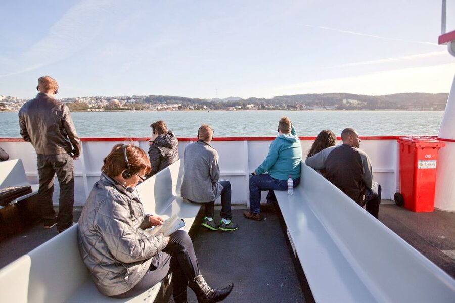 San Francisco: Golden Gate Bay Cruise - Onboard bar and the 5:30 Happiest Hour deals