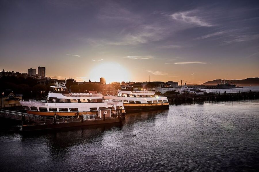 San Francisco: Golden Gate Bridge and Bay Sunset Cruise - The Comfort Reality Check: What to Wear on the Bay