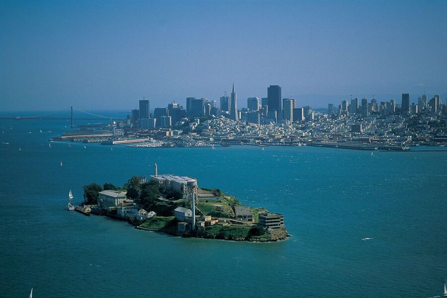 San Francisco: Hop-On Hop-Off Deluxe Bus Tour with 20 Stops - Golden Gate Bridge, Lombard Street, Civic Center: The Photos You Should Plan For