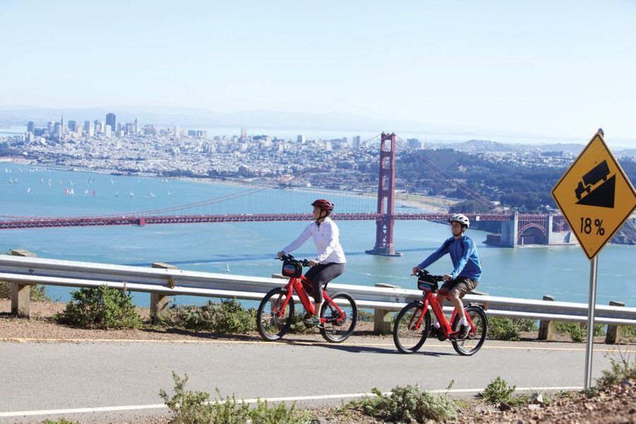San Francisco: Hop-On Hop-Off Sightseeing Tour with 17 Stops - Palace of Fine Arts, Marina, and Lombard Street: beauty with built-in variety