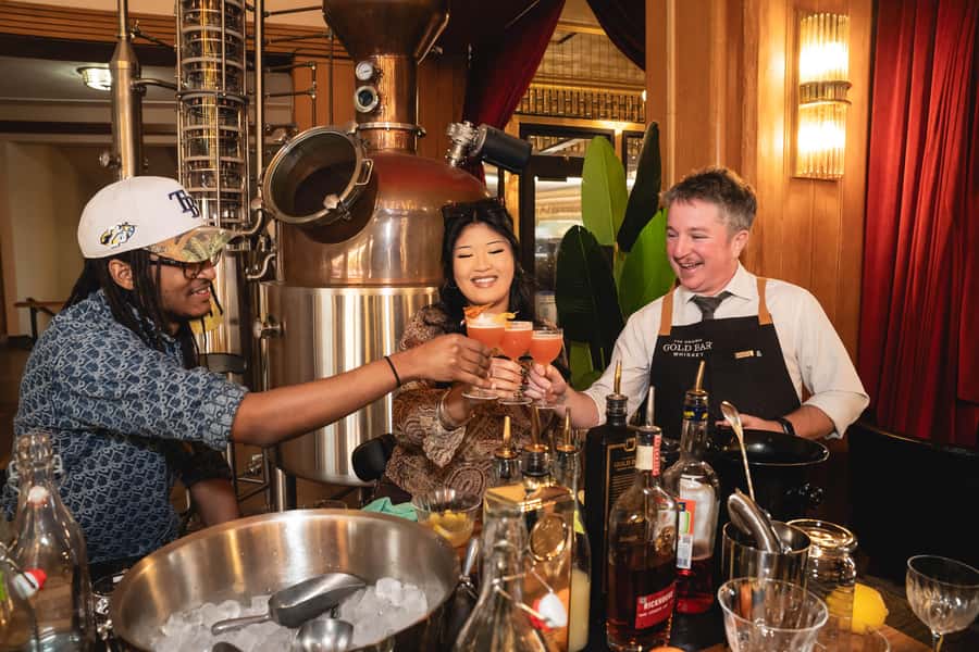 San Francisco: Local Distillery Cocktail Class - Mixology Class: Making 3 Cocktails Step by Step