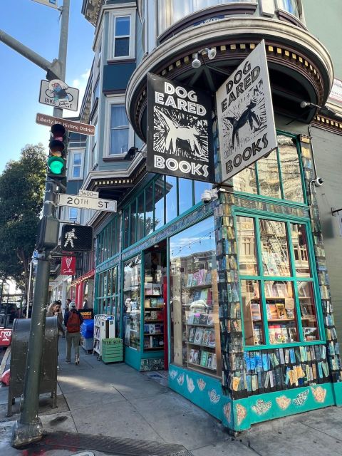 San Francisco : Mission and Castro districts tour in French - Castro in French: Rainbow Flag moments and the Harvey Milk thread