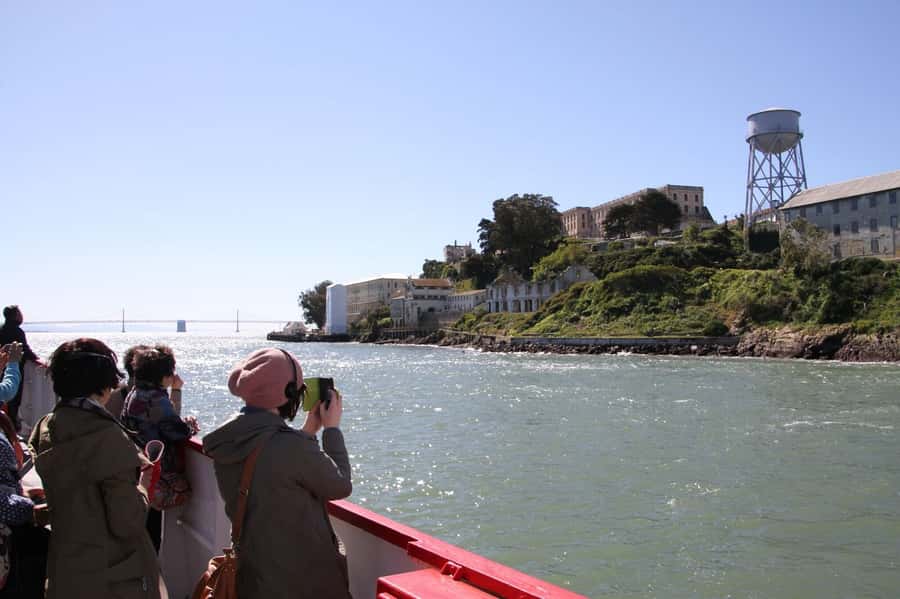 San Francisco: Muir Woods Tour & Golden Gate Bay Cruise - Sausalito stop: views, shops, and time to breathe