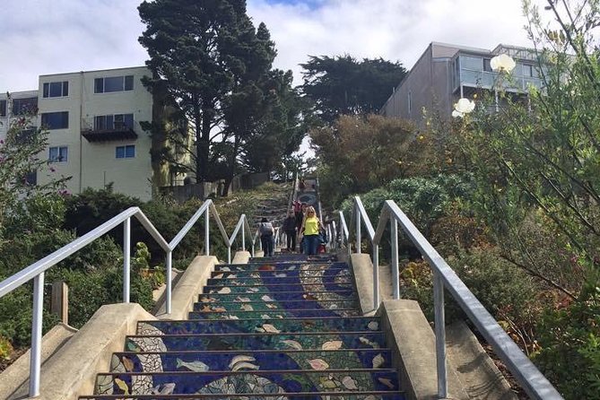 San Francisco Small Group City Highlights and Alcatraz Tour - Alcatraz Island: how the audio tour works and how long to plan