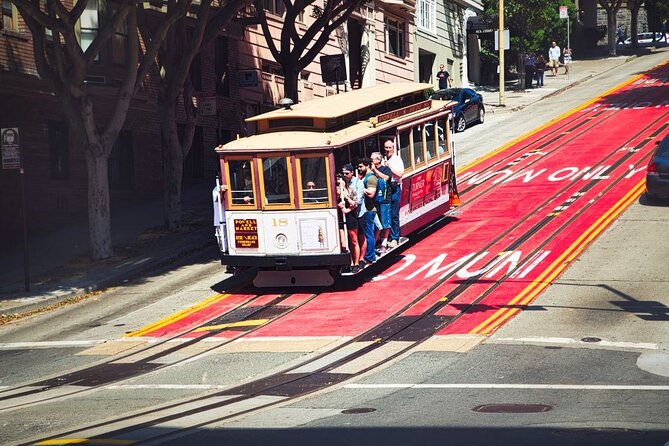 Self-Guided Cable Car City Tour in San Francisco - North Beach (Italian Quarter): Snack Time and Street Energy