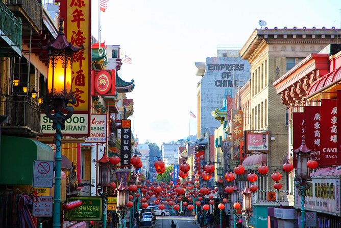 Self-Guided Cable Car City Tour in San Francisco - Union Square: Upscale Shopping Streets With Great People-Watching