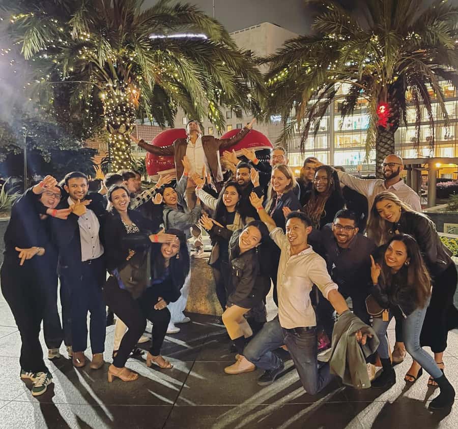 SF Pub Crawl and Clubbing Experience - Group Hosts and the Flow Between Neighborhoods
