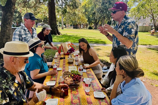 Snob Free Sonoma Plaza Walking Experience - Timing, pacing, and what to wear